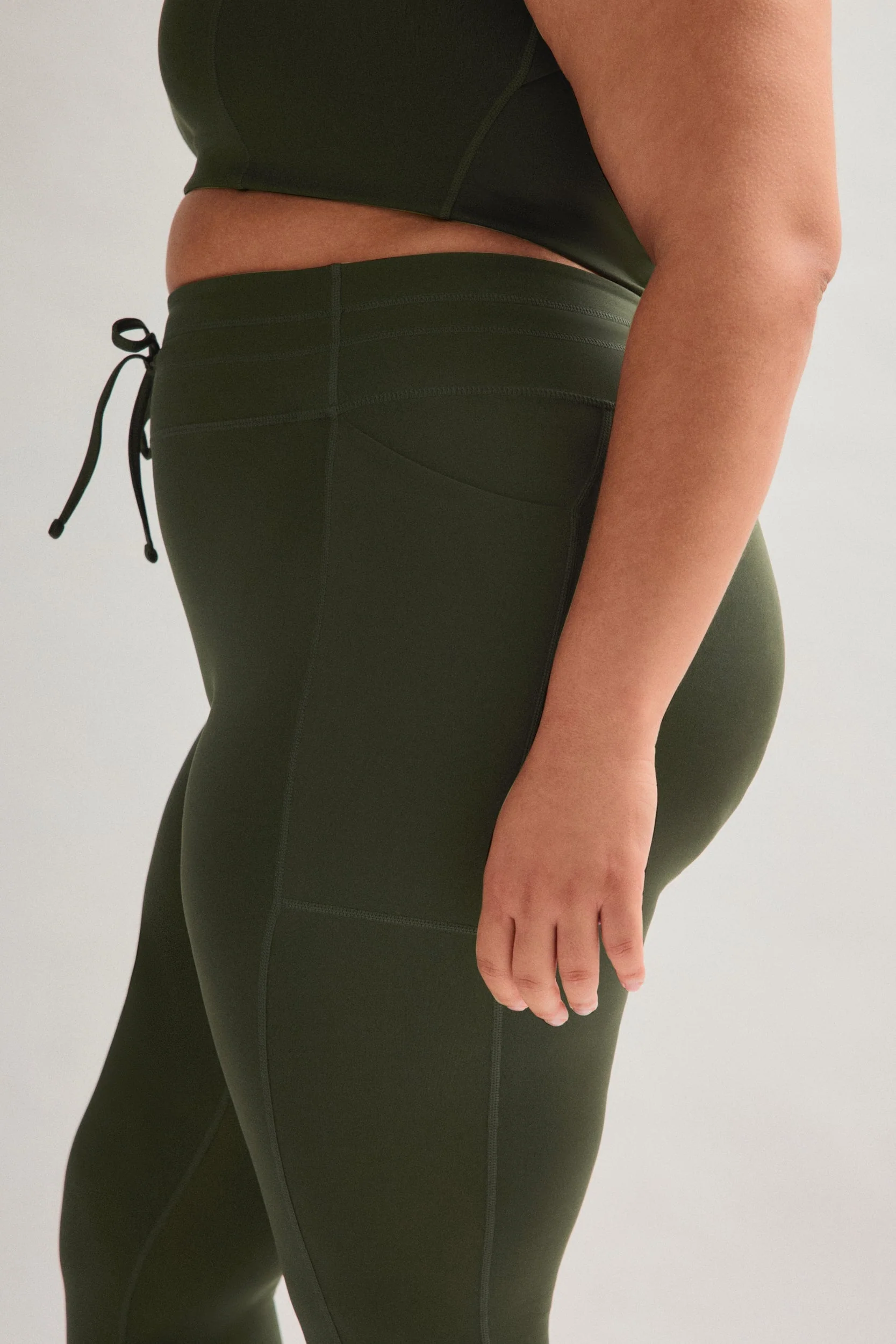 Terrace Compressive Drawstring Pocket Legging - Image 11