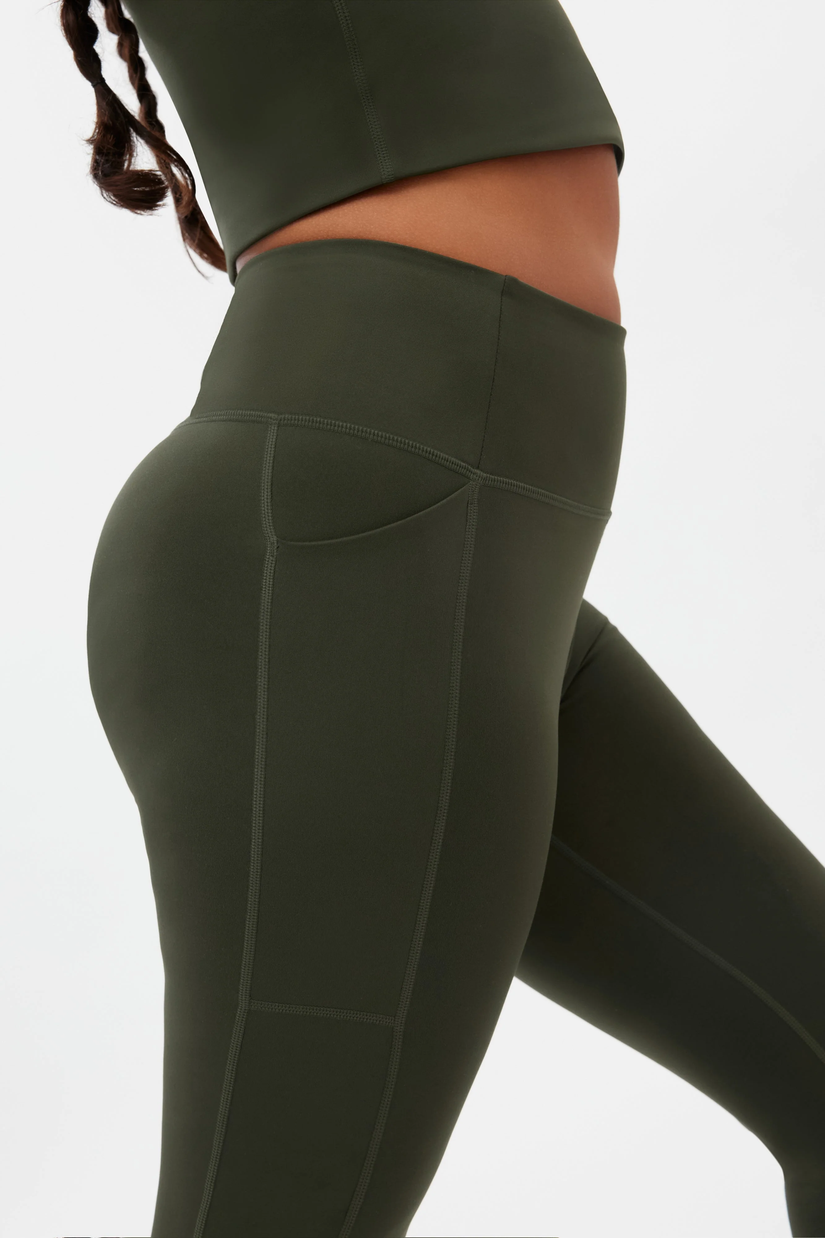 Terrace Compressive Pocket Legging - Image 3