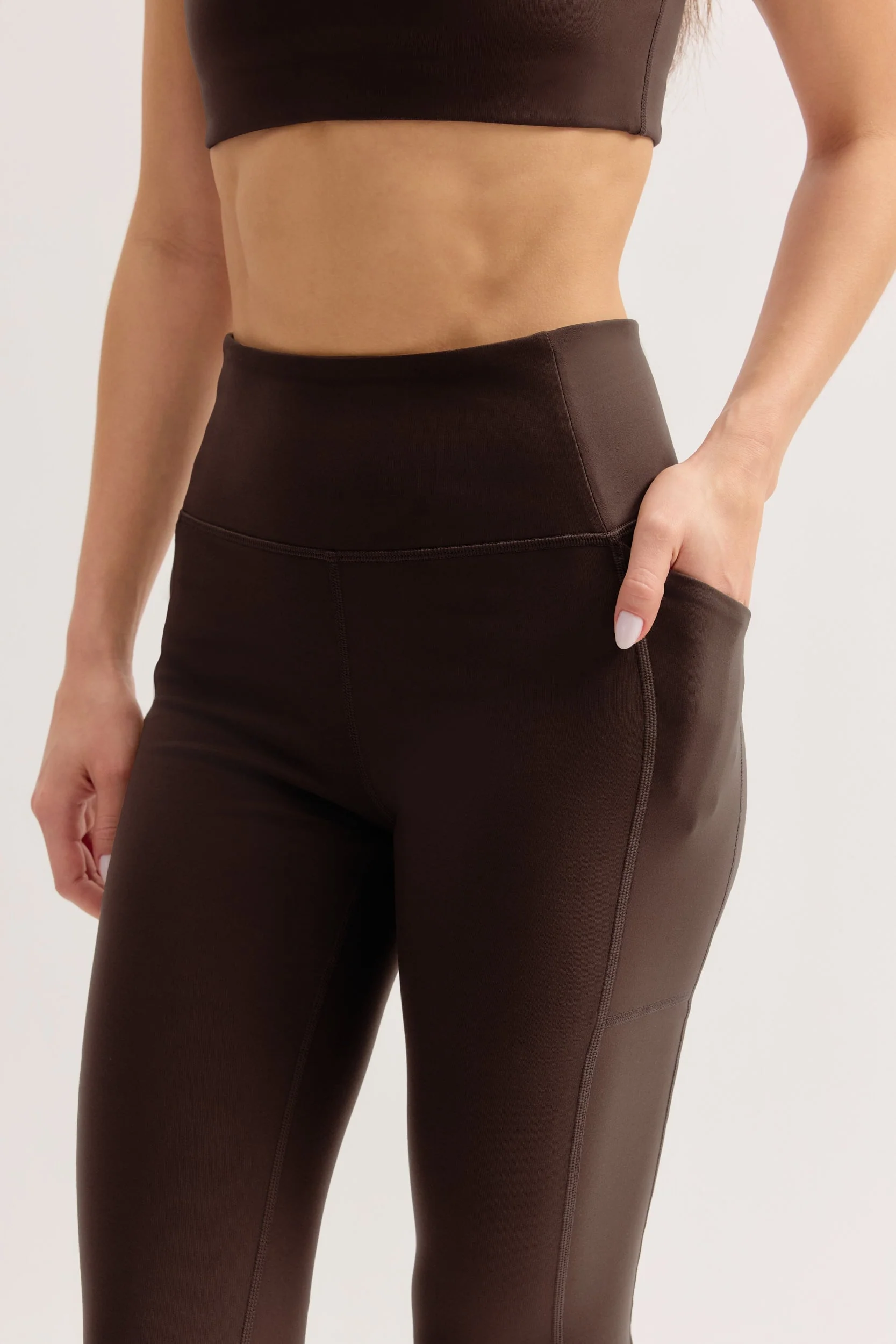 Umber Compressive Pocket Legging - Image 4